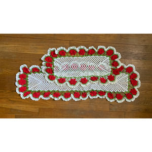 Heirloom Hand Crochet Table Runner Centerpiece Roses